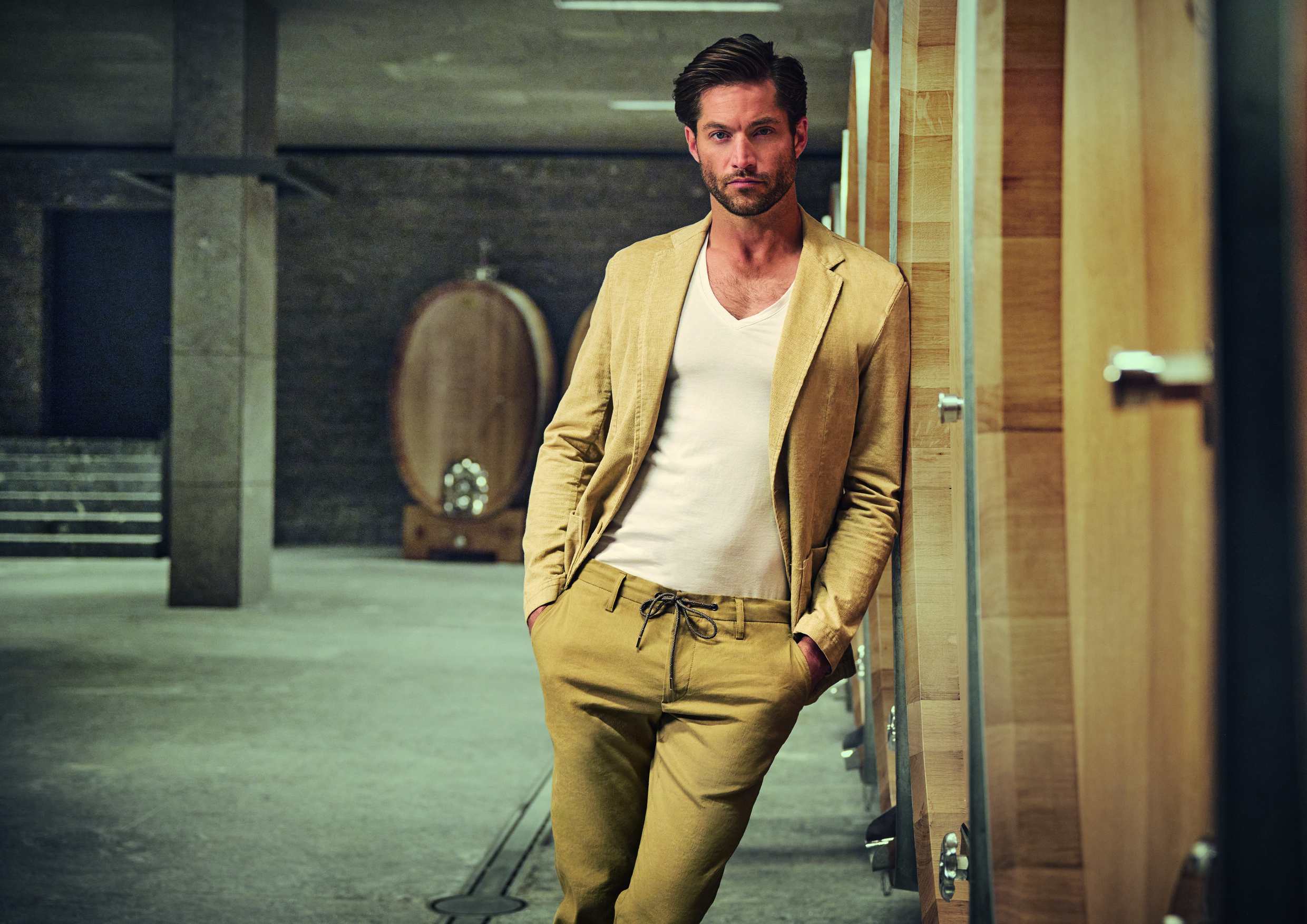 ALBERTO---Pa_spring_summer_2023_MOTIF_18A_1729_JUMP_TECH_LINEN_CMYK_210x297.jpg